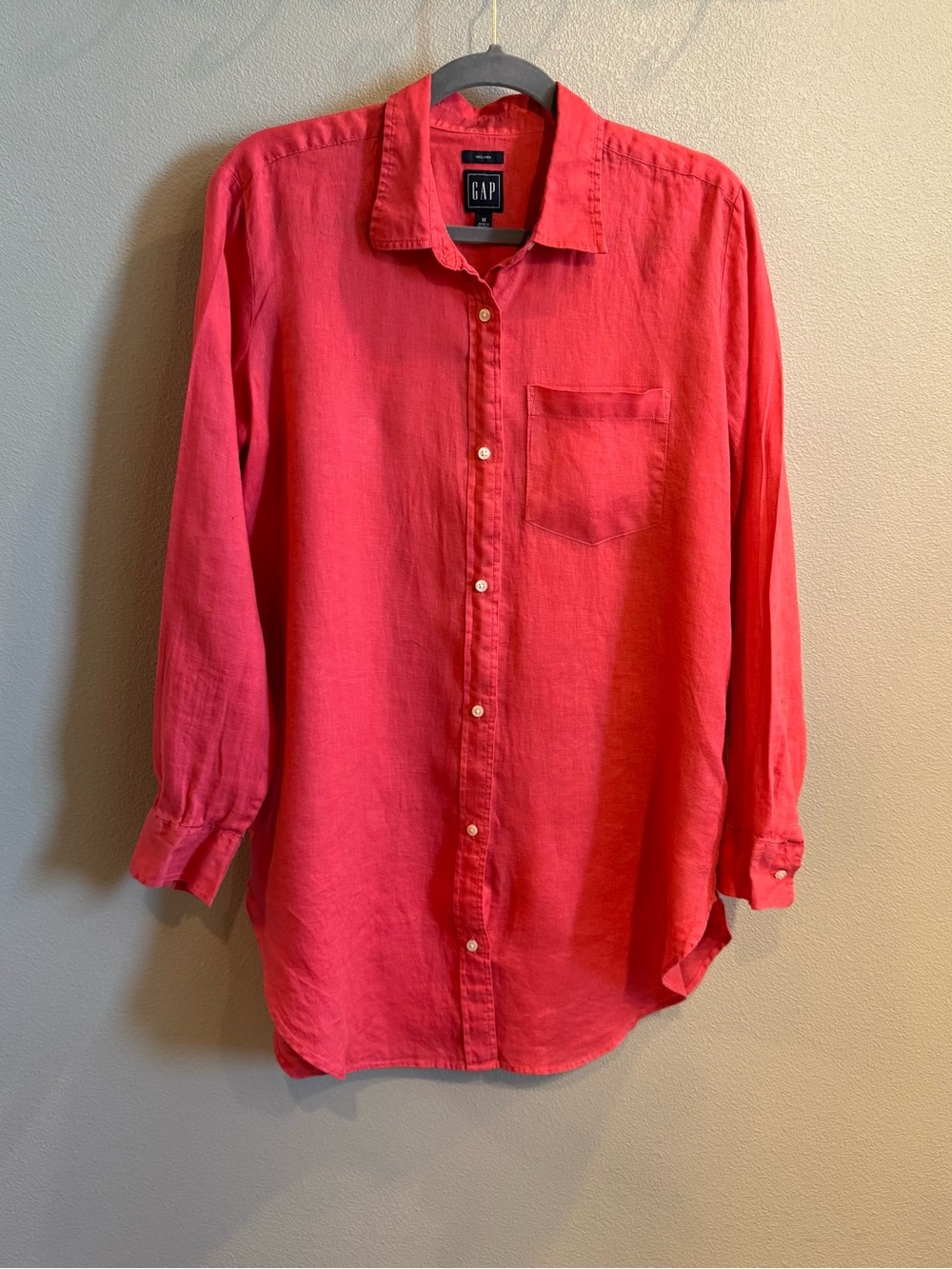 GAP Women's Boyfriend Button-Down Shirt in Coral Pink 100% Linen Oversized